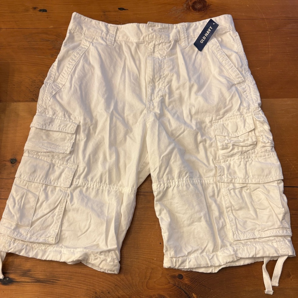 NWT Mens Cargo Shorts 31” waist Old Navy WHITE 100% cotton 12” inseam Cool!